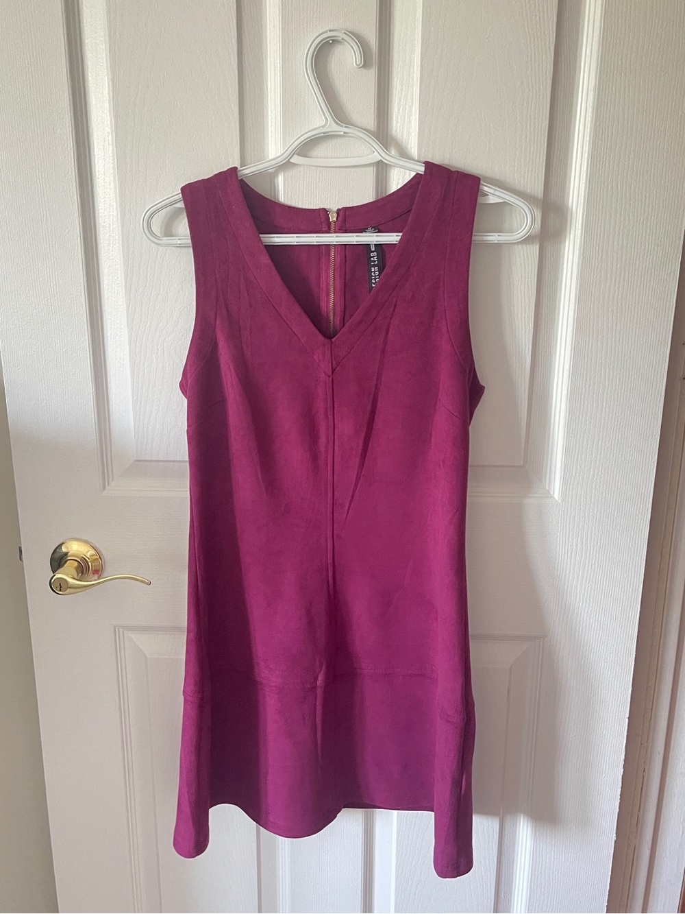 Sleeveless V-Neck Magenta Shift Dress